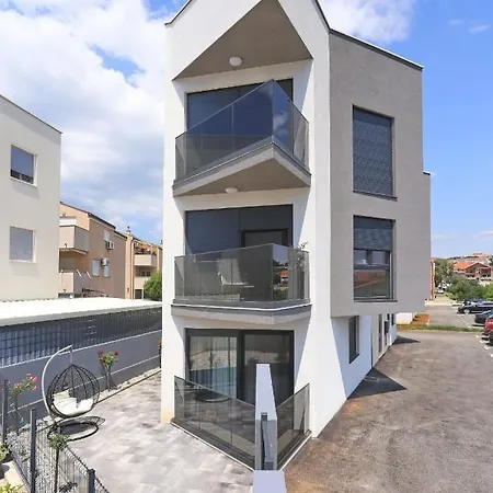 Apartament With Private Garden